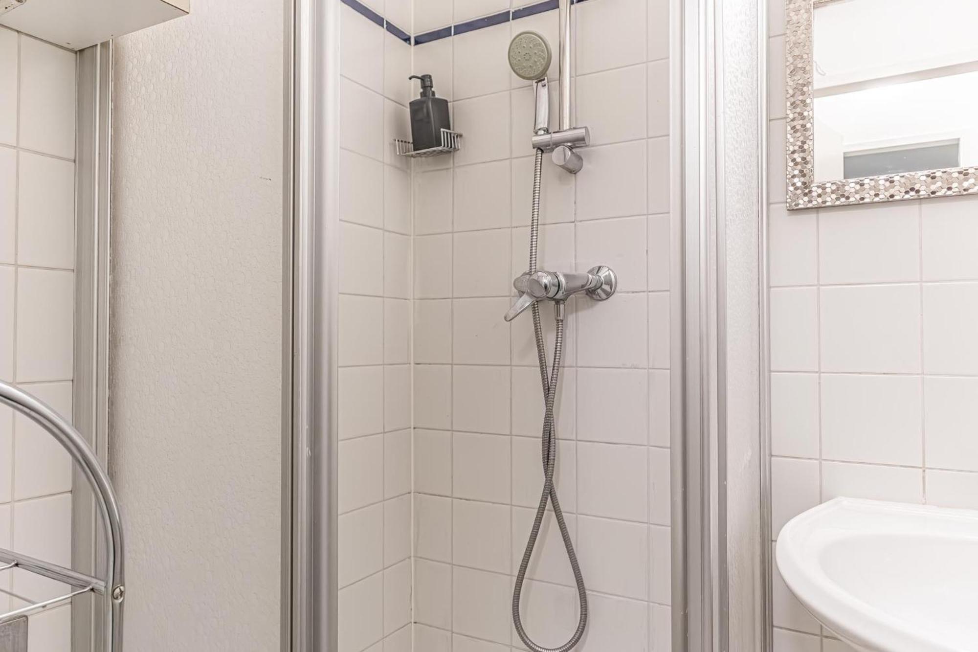 Lovely 2Br Apartment - Ideal For Long Stays Вена Экстерьер фото