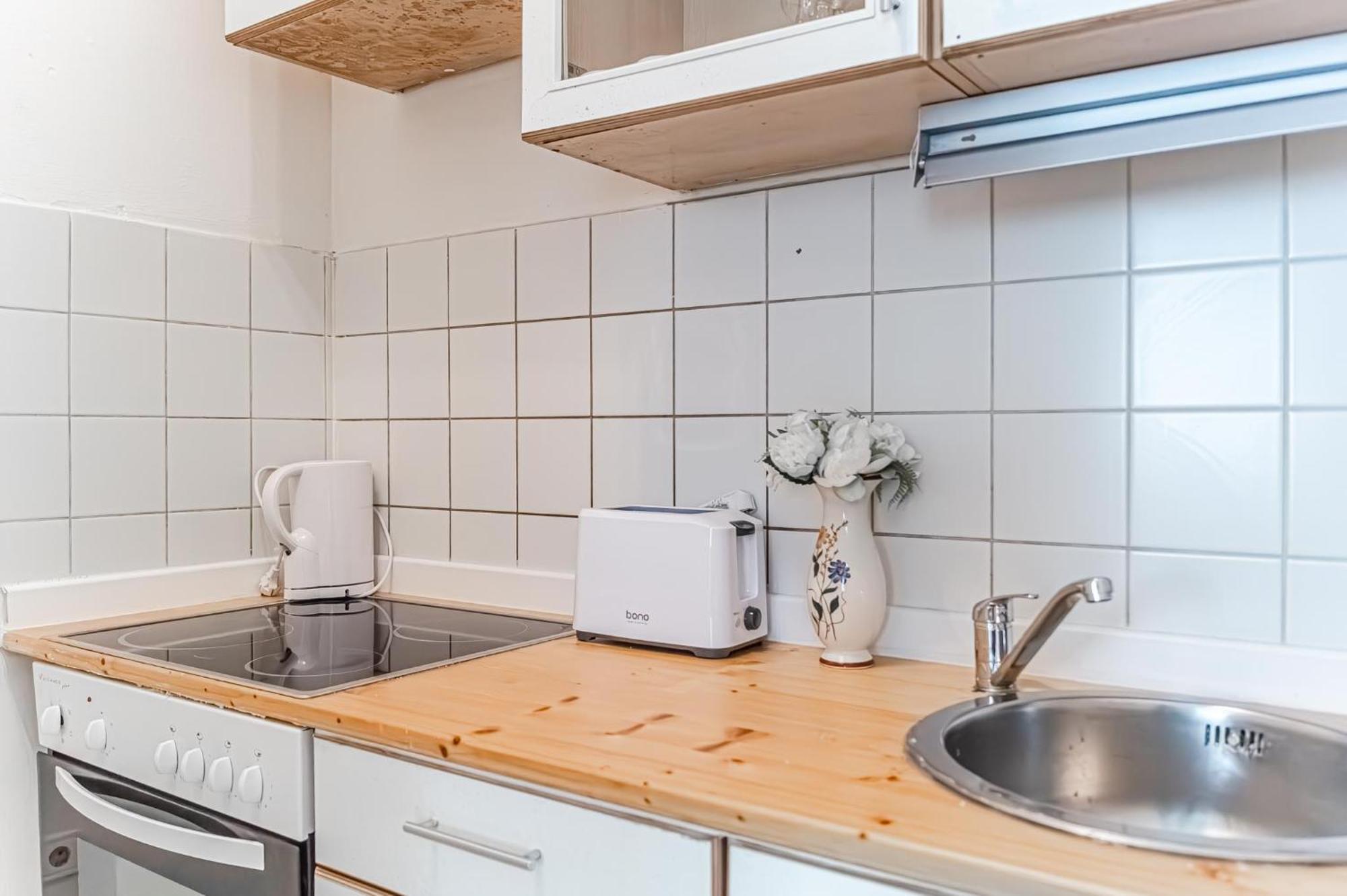 Lovely 2Br Apartment - Ideal For Long Stays Вена Экстерьер фото