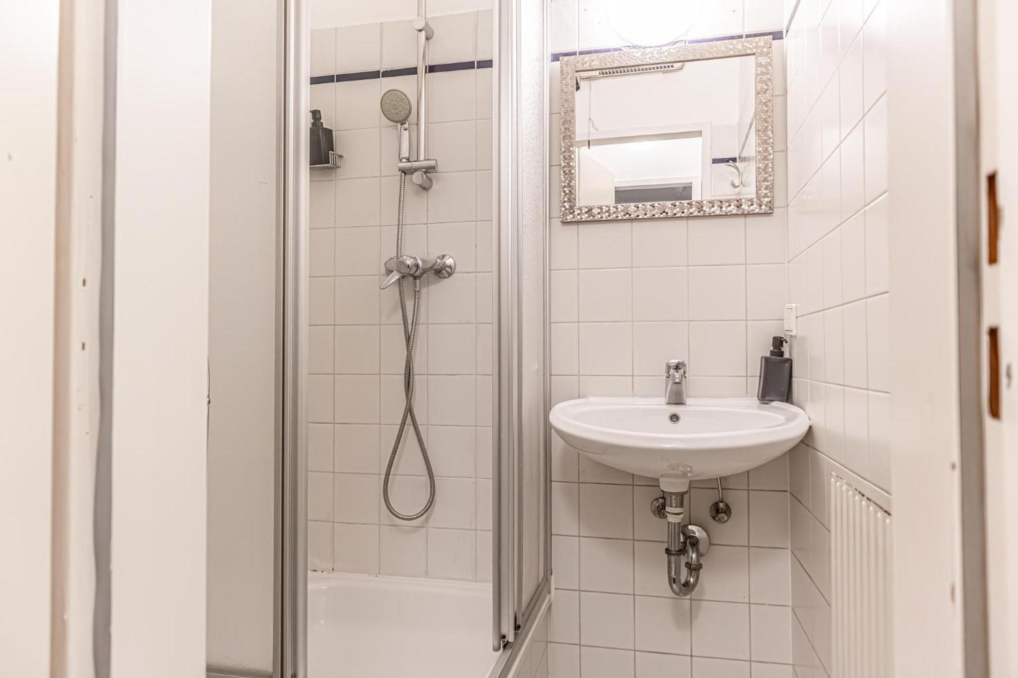 Lovely 2Br Apartment - Ideal For Long Stays Вена Экстерьер фото