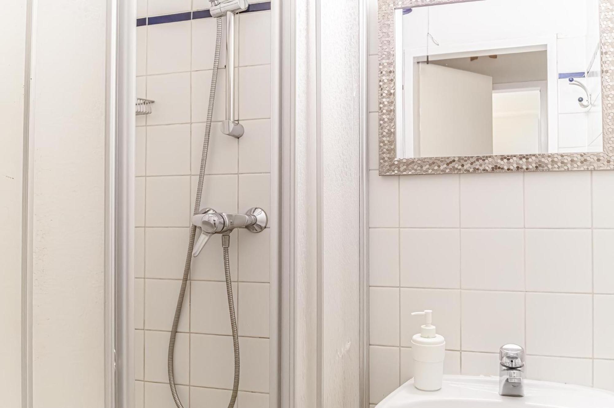 Lovely 2Br Apartment - Ideal For Long Stays Вена Экстерьер фото